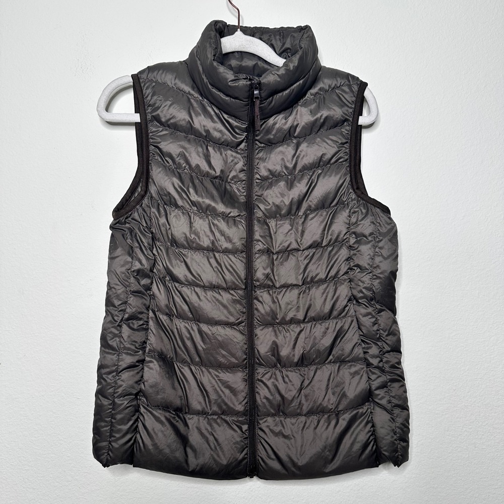 Uniqlo Ultra Light Down Vest Womens Small Dark Gray Quilted Puffer Full Zip Read